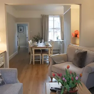 Luxury Living Outside The Walls - Sleeps Six! Chester